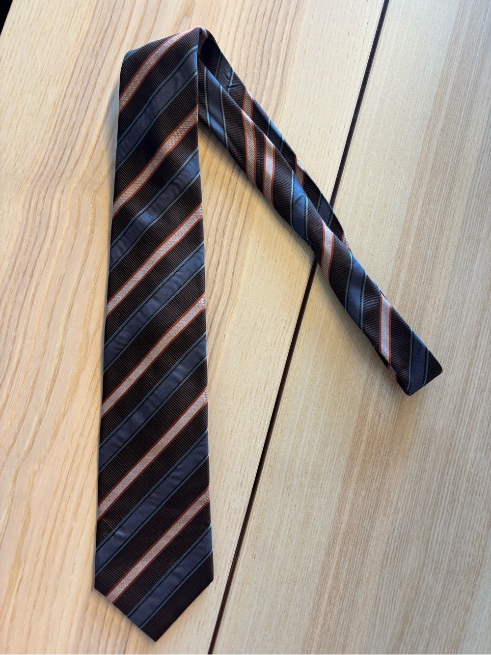 HUGO BOSS 100% Silk tie
